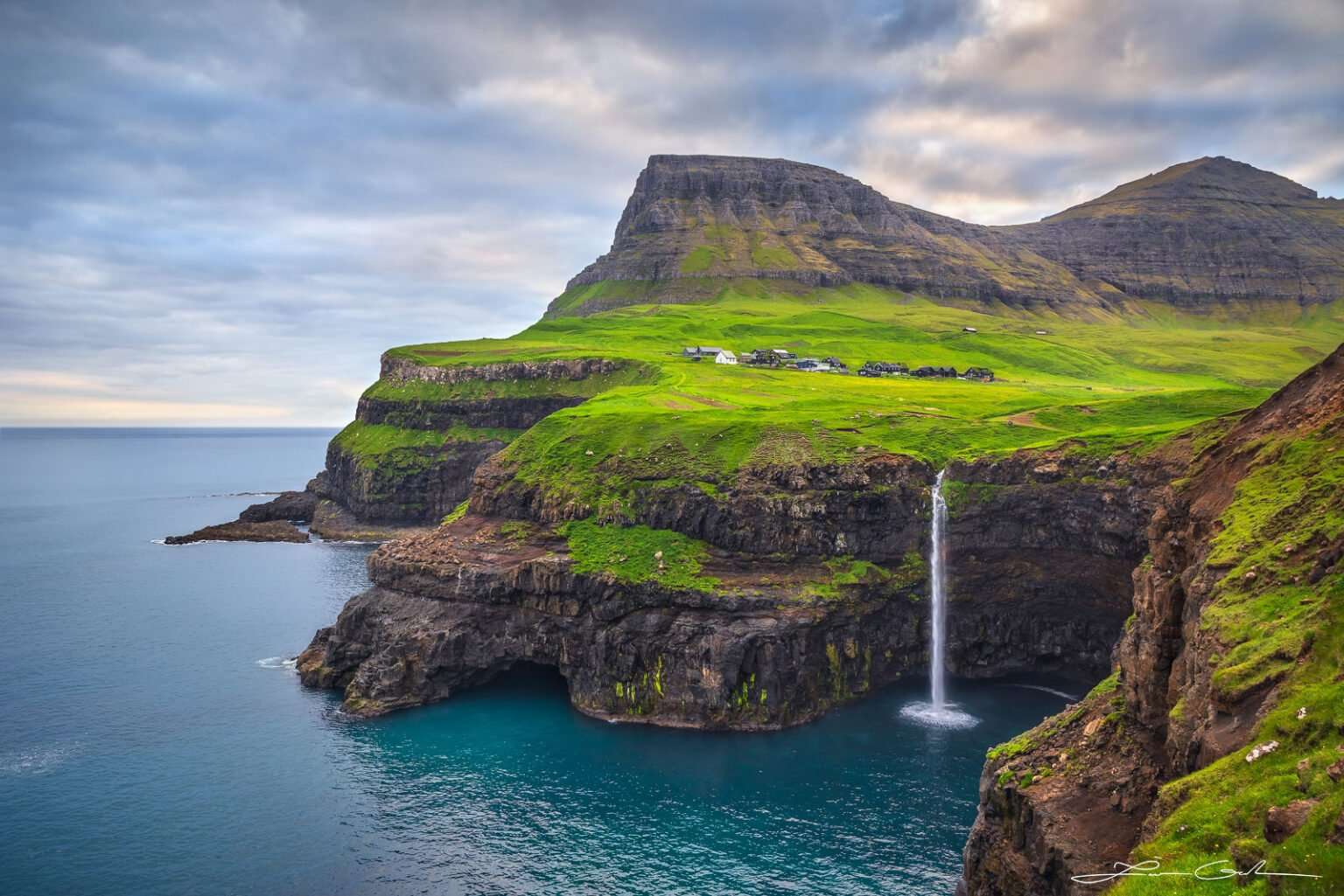 Photographer Captures stunning Landscapes Of The Faroe Islands