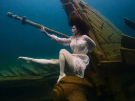 An Incredible Underwater Photoshoot by Steve Haining