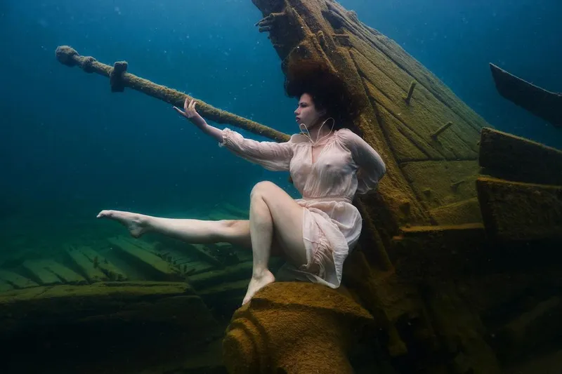 An Incredible Underwater Photoshoot by Steve Haining