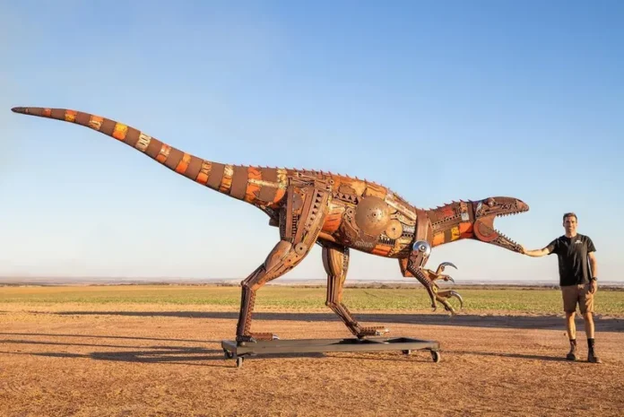 An Australian Sculptor Creates Realistic Animal Sculptures Using Waste Metal