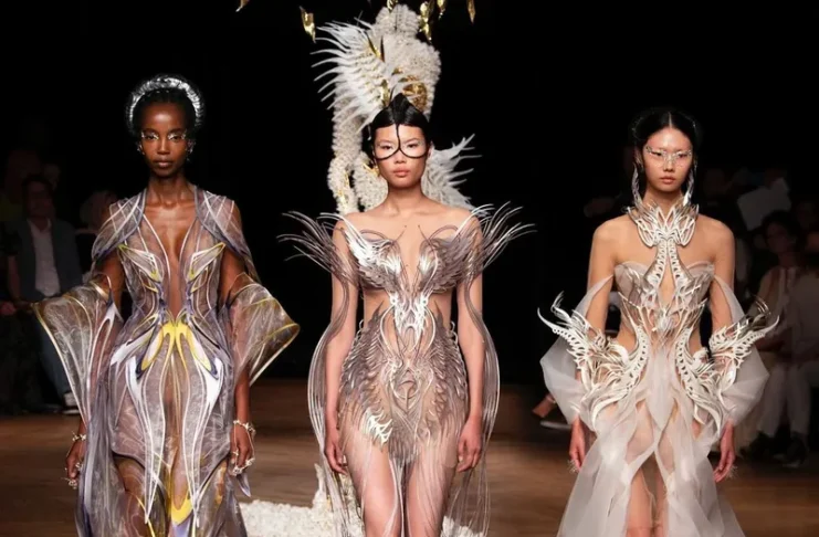 Legendary Fashion Designer Iris van Herpen Designs Stunning Geometric Outfits